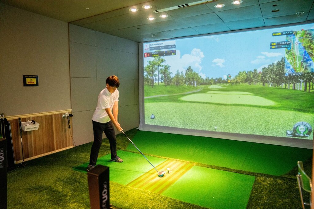 シミュレーションゴルフラウンド体験:最大4名(同伴者3名)「OK ON GOLF」(60分)